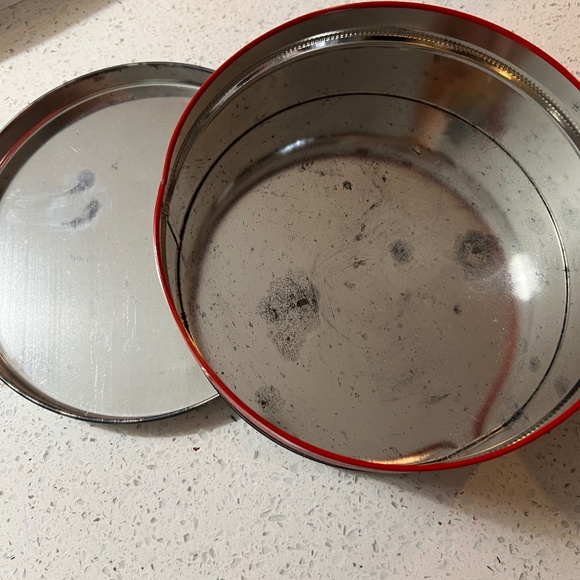 2 Vintage Christmas Cookie Tins Round Reindeer Wreath Red Green Cream 2 3/4 Tall - Picture 10 of 11